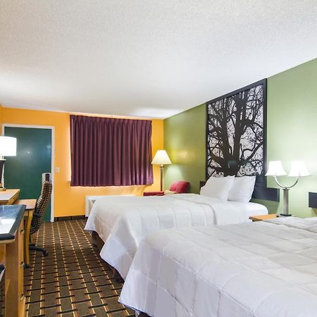 Americas Best Value Inn Darien Exterior photo