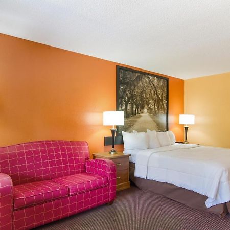 Americas Best Value Inn Darien Exterior photo