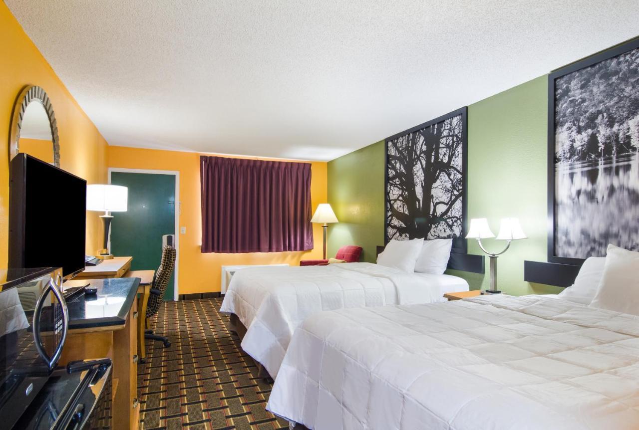 Americas Best Value Inn Darien Exterior photo