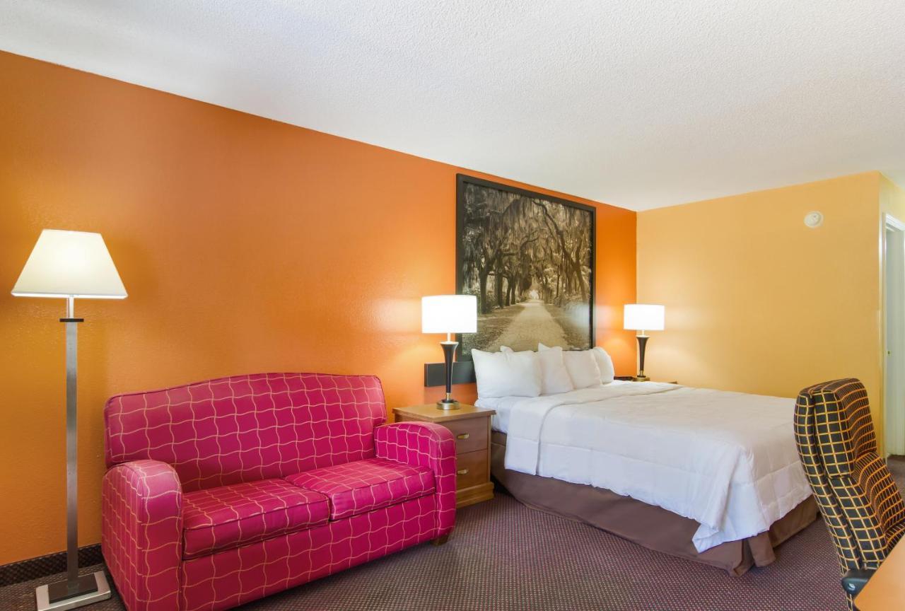 Americas Best Value Inn Darien Exterior photo