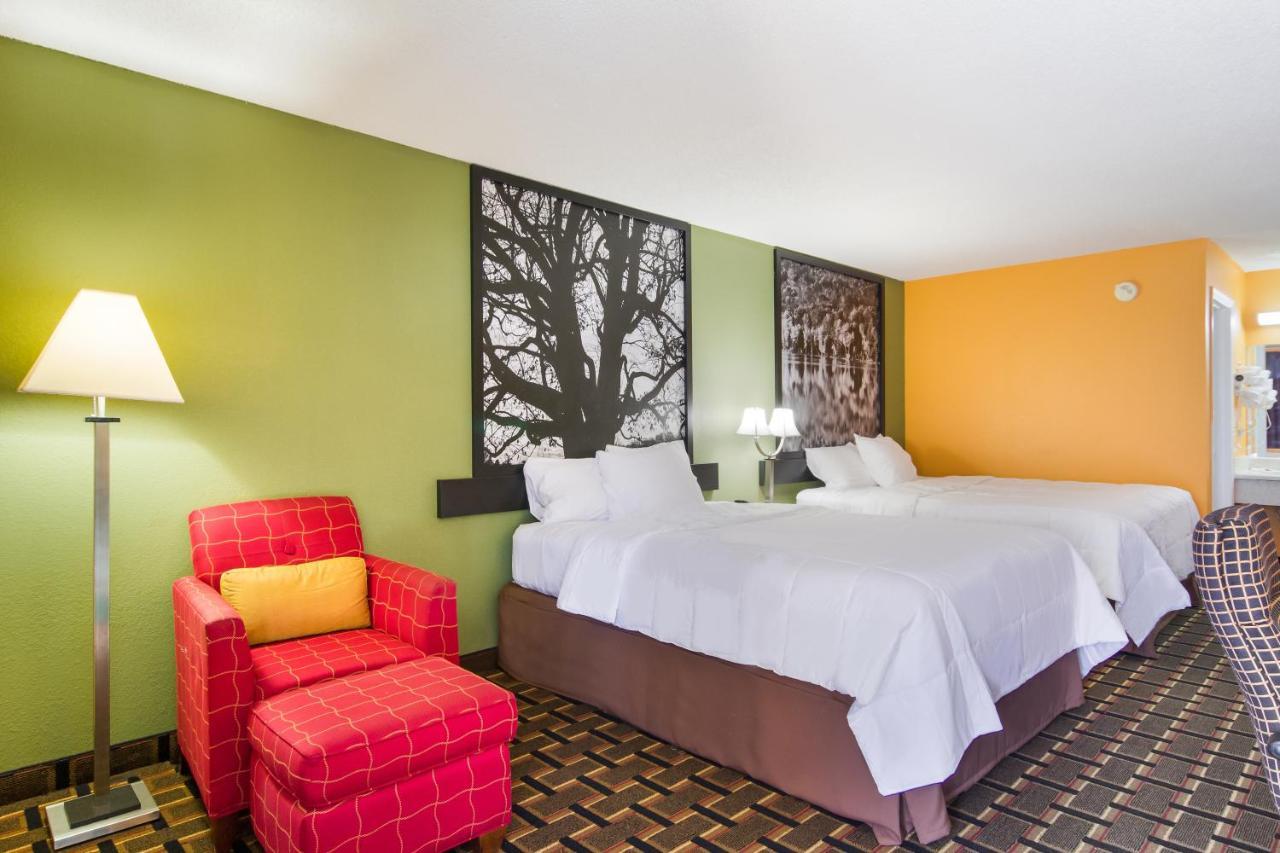 Americas Best Value Inn Darien Exterior photo