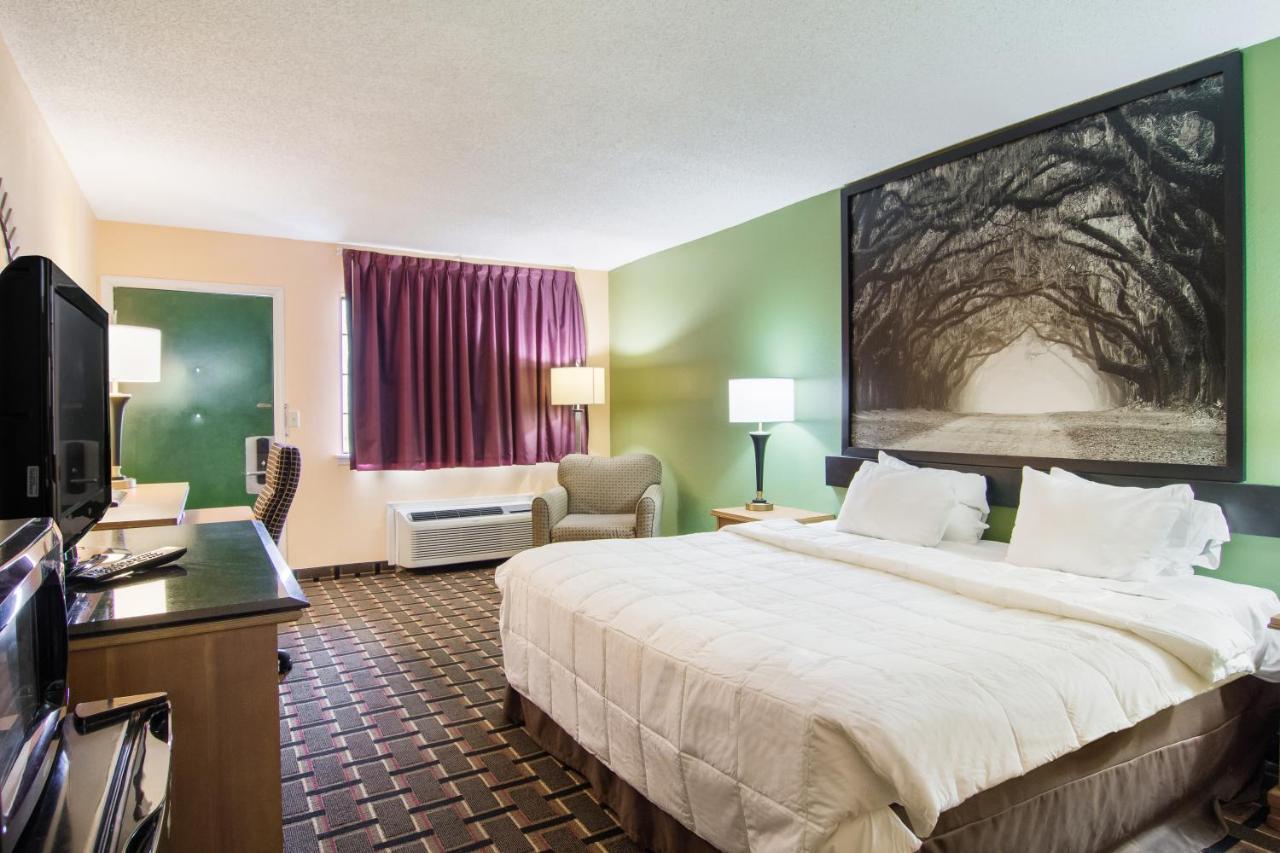 Americas Best Value Inn Darien Exterior photo